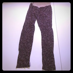 Jessica Simpson maternity leggings with belly band